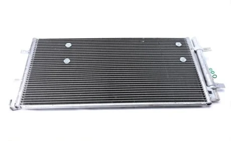 Конденсатор кондиціонера AUDI A4/A5/Q5 07- NRF 35916