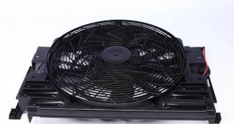 Вентилятор радіатору BMW X5 3.0d 01- (з дифузором) NRF 47217