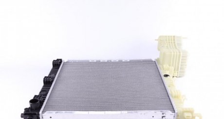Радиатор NRF 50583 (фото 1)