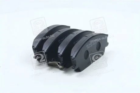 Тормозные колодки передние дисковые PARTS-MALL PKA-001