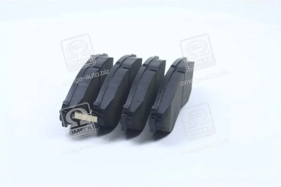 Тормозные колодки передние дисковые PARTS-MALL PKC-008 (фото 1)