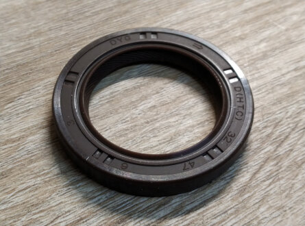 Сальник коленчатого вала PMC P94535472