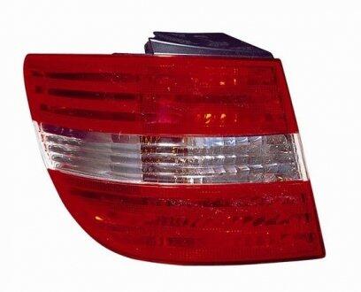 Фонарь задний справа наружный Polcar 503588-E