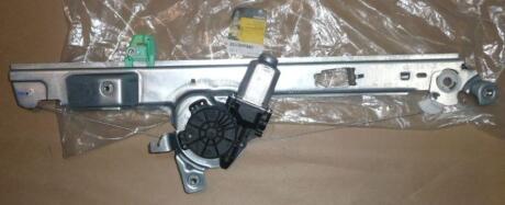 Стеклоподъемник электрический RENAULT 82 00 646 840