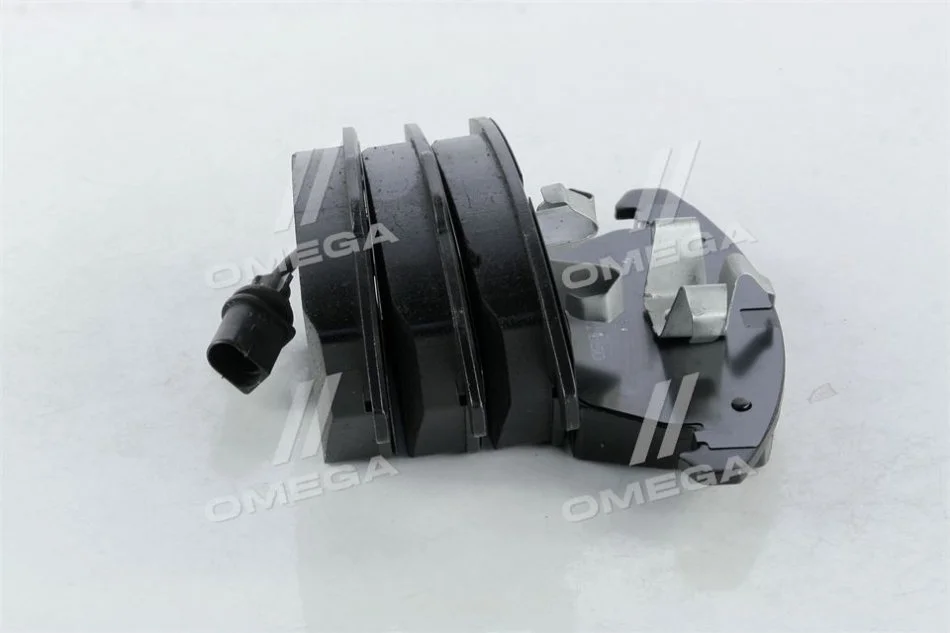Тормозные колодки передние дисковые RIDER RD.23587STD (фото 1)