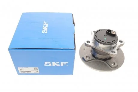 Комплект подшипника ступицы колеса. Задняя ось SKF VKBA3697