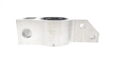 Сайлентблок рычага двусторонний на передний мост (сзади) SKF VKDS331009