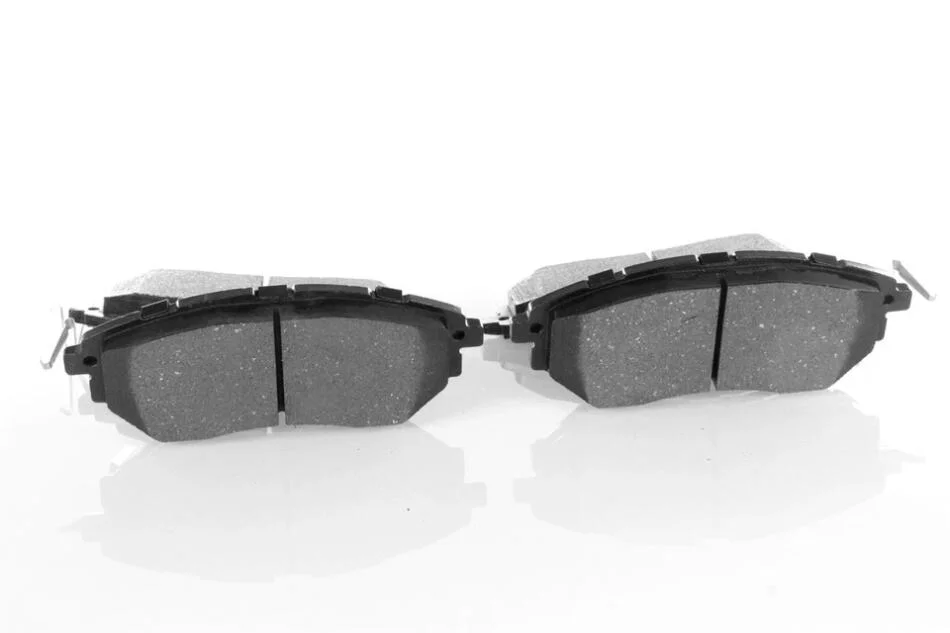 Тормозные колодки передние дисковые SUBARU 26296AG000 (фото 1)