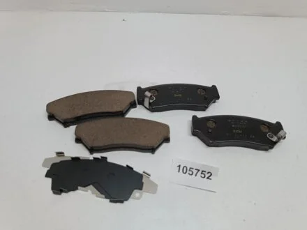 Тормозные колодки передние дисковые SUZUKI 5520067D00