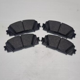 Тормозные колодки передние дисковые TOYOTA 04465-0W141