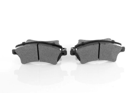 Тормозные колодки передние дисковые TOYOTA 04465YZZDC
