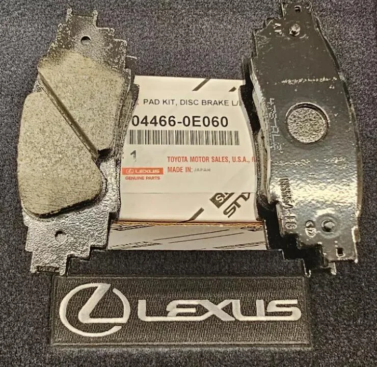 Тормозные колодки задние дисковые TOYOTA 044660E060 (фото 1)