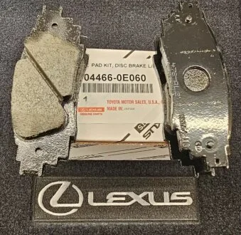 Гальмівні колодки задні дискові TOYOTA 044660E060