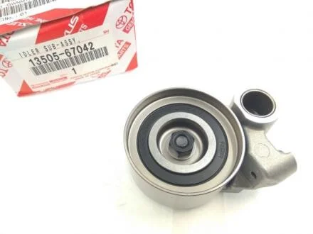 Ролик ремня ГРМ TOYOTA 1350567042