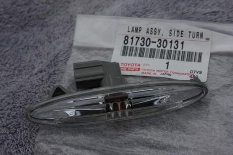 Повторювач повороту праворуч TOYOTA 8173030131