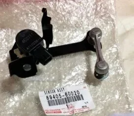 Датчик рівня кузова передній правий TOYOTA 8940560020