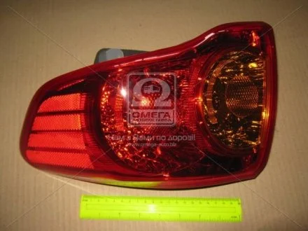 Фонарь задний справа наружный TYC 11-B215-01-2B