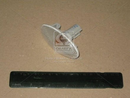 Указ. эт. на крыле лев.=пра. бел. SUZUKI SWIFT 05- TYC 18-A303-00-2B