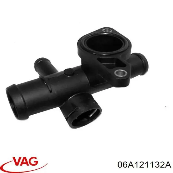 Фланец системы охлаждения VAG 06A121132A (фото 1)