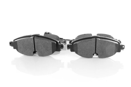 Колодки тормозные перед (ком VAG 5Q0698151F