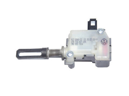 Моторчик крышка багажника VAGV VAG 7L6827238