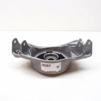 Кронштейн опорный VAG 8R0412392A