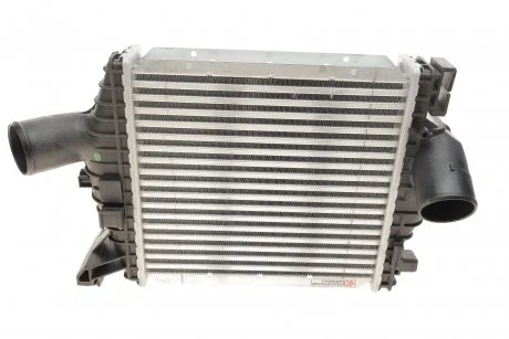 Интеркулер MB VITO 22TD MT/AT 99-03 (выр-во) Van Wezel 30004357