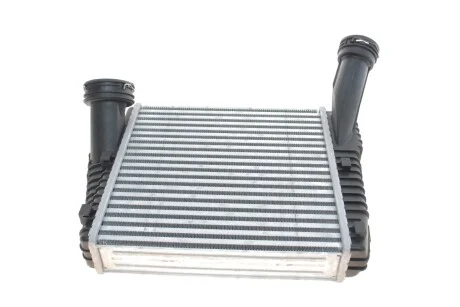 Інтеркулер AUDI Q7; PORSCHE CAYENNE (вир-во) Van Wezel 58004263