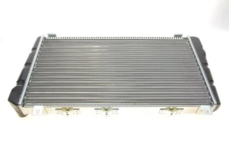Радиатор охлаждения двигателя SKODA100/FELICIA 1.3MT Van Wezel 76002002